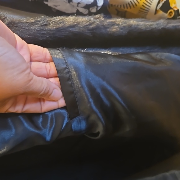 GILI Faux Fur Vest     ✨️ PRE LOVED✨️ - Picture 4 of 9